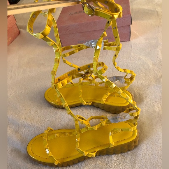 Cape Robbin Thorn Yellow Gladiator Sandals - Picture 8 of 13